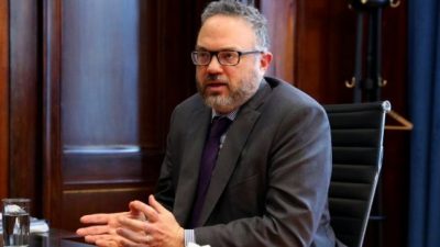 «El consumo va a crecer por más empleo y mejores salarios»