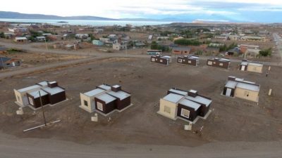Municipio calafatense entregó viviendas y Nación financiará 74 más