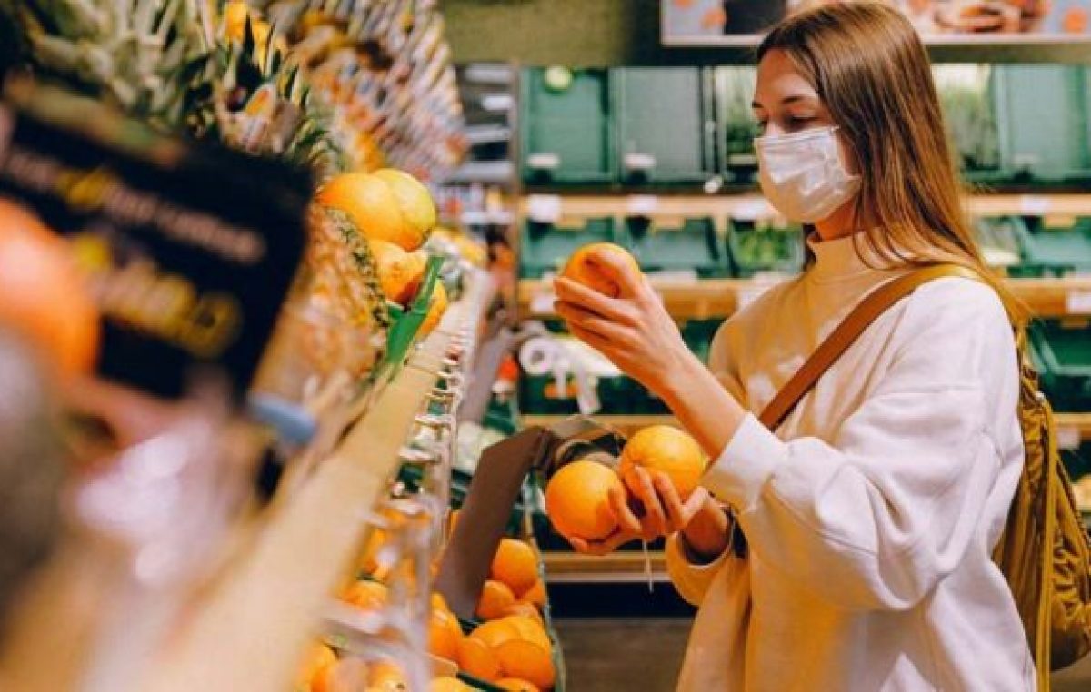 Más del 70% de los hogares del AMBA se endeudó o redujo consumos en la pandemia