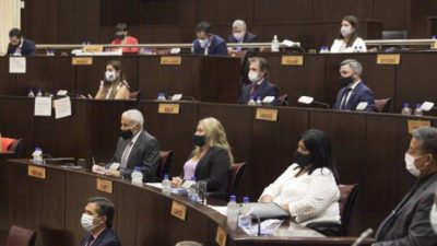 Indignación por aumentos de más de 70 mil pesos a diputados neuquinos