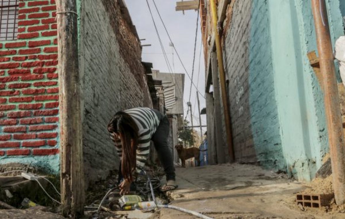 La dificultad del acceso a agua corriente, gas de red y cloacas