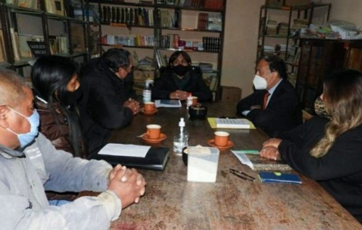 Coordinan desprecarización de obreros municipales en Maimará
