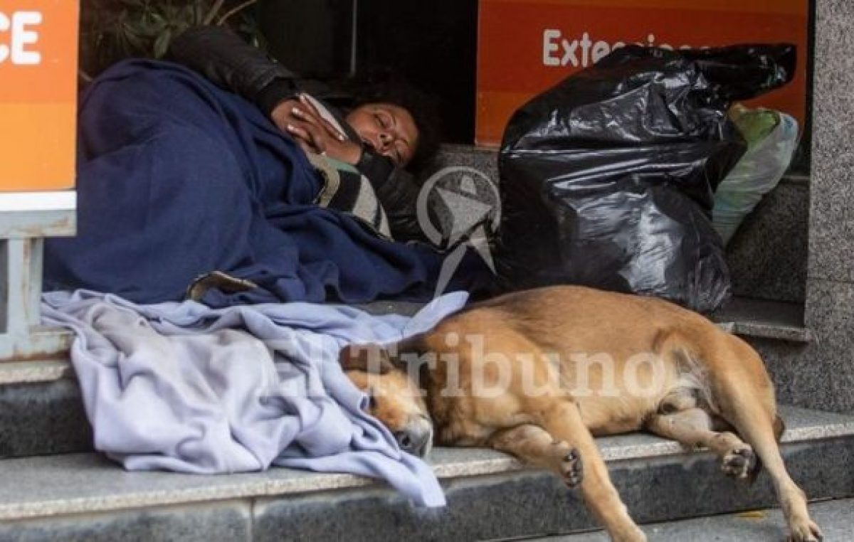 Advierten que cada vez más personas duermen en las calles salteñas