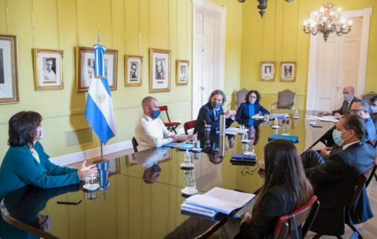 El Gobierno mantendrá la asistencia a los sectores afectados por las restricciones