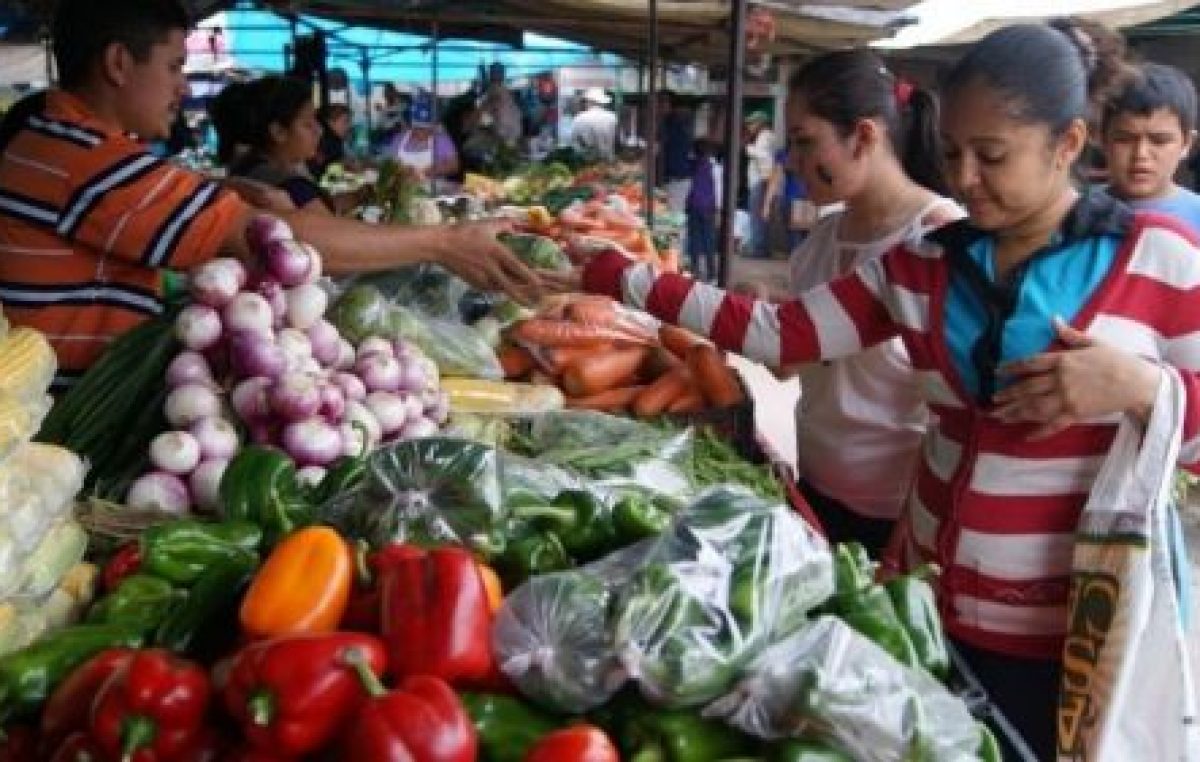 Una familia necesitó $62.957,54 en abril para no ser pobre
