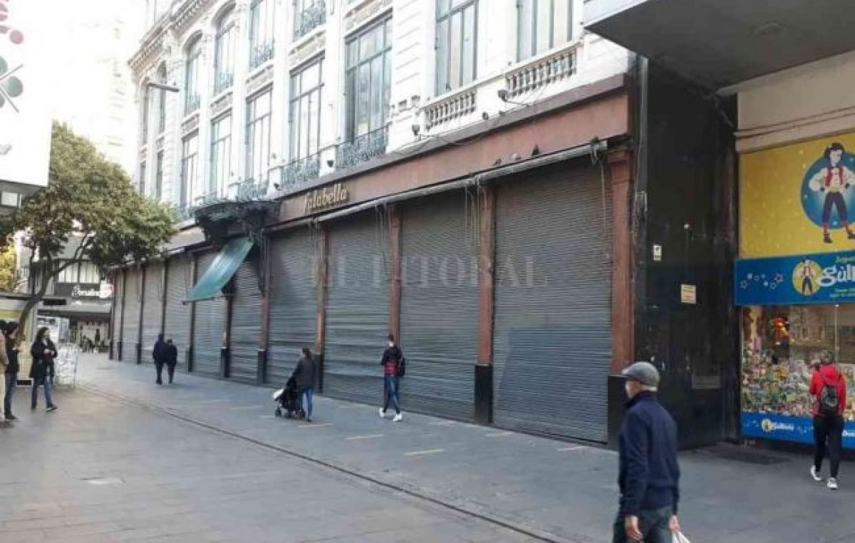 Restricciones y paro de colectivos: combo para el escaso movimiento en el microcentro de Rosario