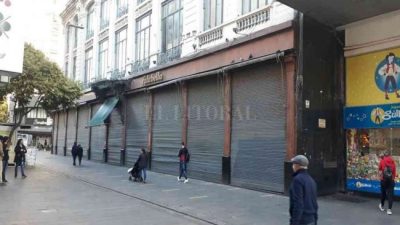 Restricciones y paro de colectivos: combo para el escaso movimiento en el microcentro de Rosario