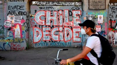 Las mega elecciones habilitaron el sube y baja de los candidatos a presidente de Chile