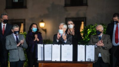 Piñera anunció nuevas medidas económicas consideraras «débiles» por la oposición