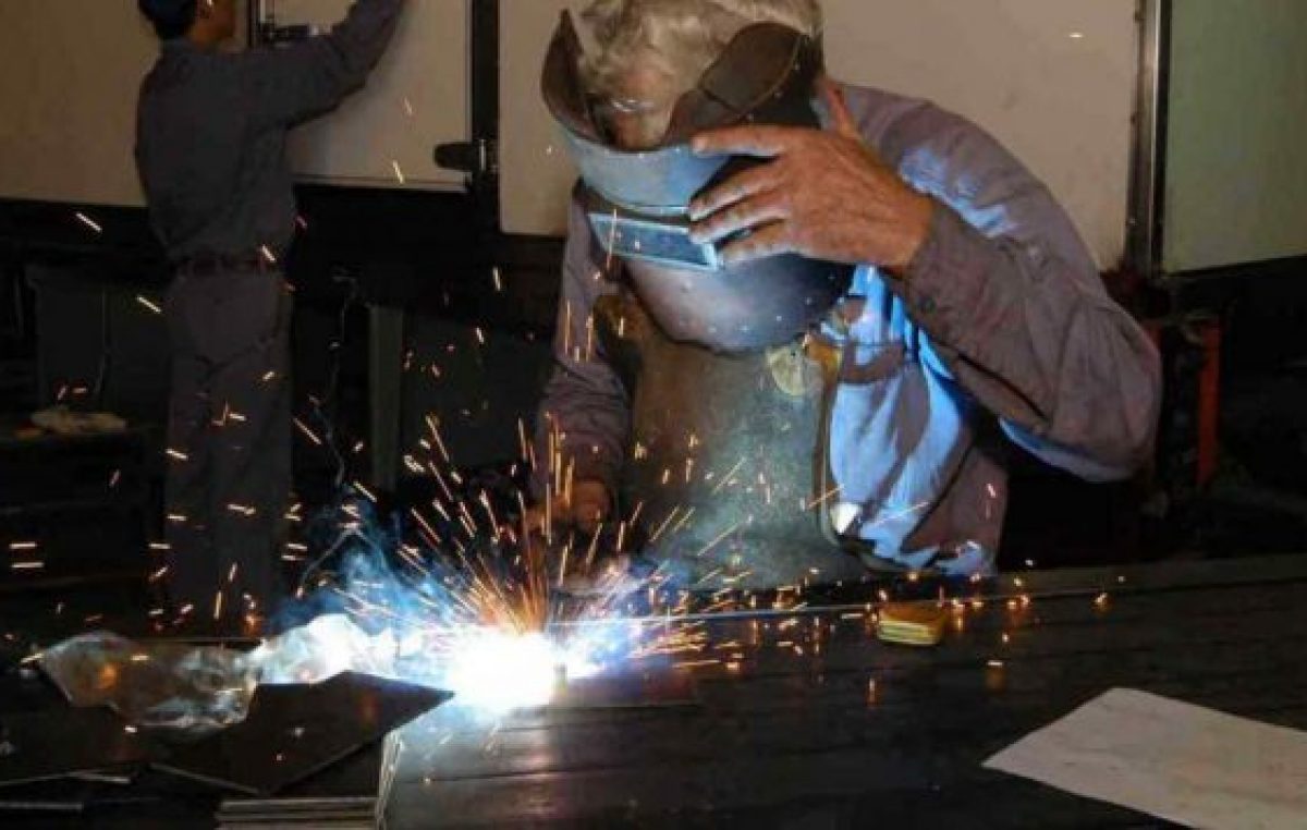 Afirman que Argentina es el país que mejor protegió a sus trabajadores del COVID-19