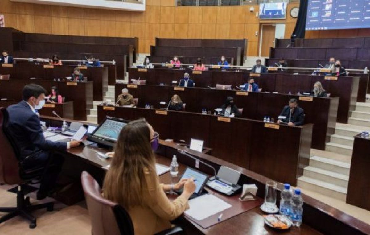Neuquén: Primer round para el endeudamiento que pidió Gutiérrez