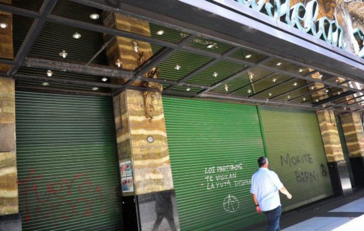 En el rubro hotelero y gastronómico ya quebraron 11.800 establecimientos