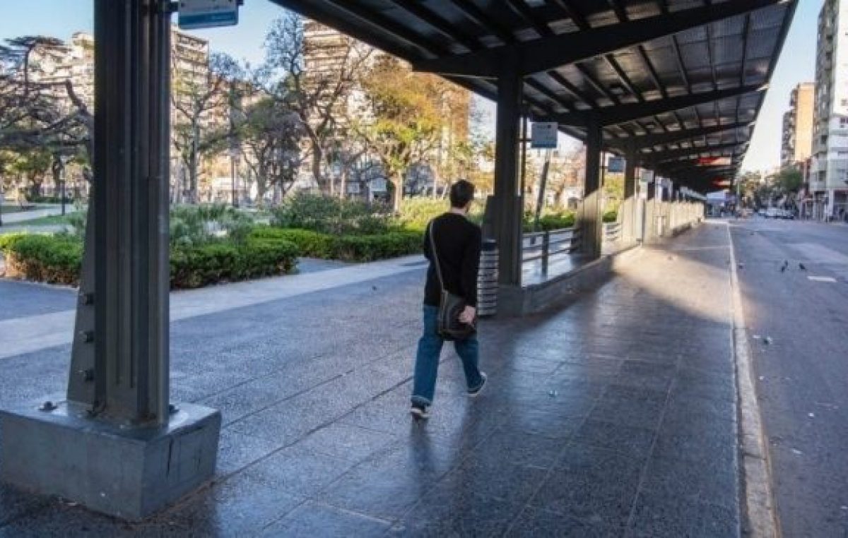 El martes llegarían fondos de la Nación y se destrabaría el paro de colectivos en Rosario 