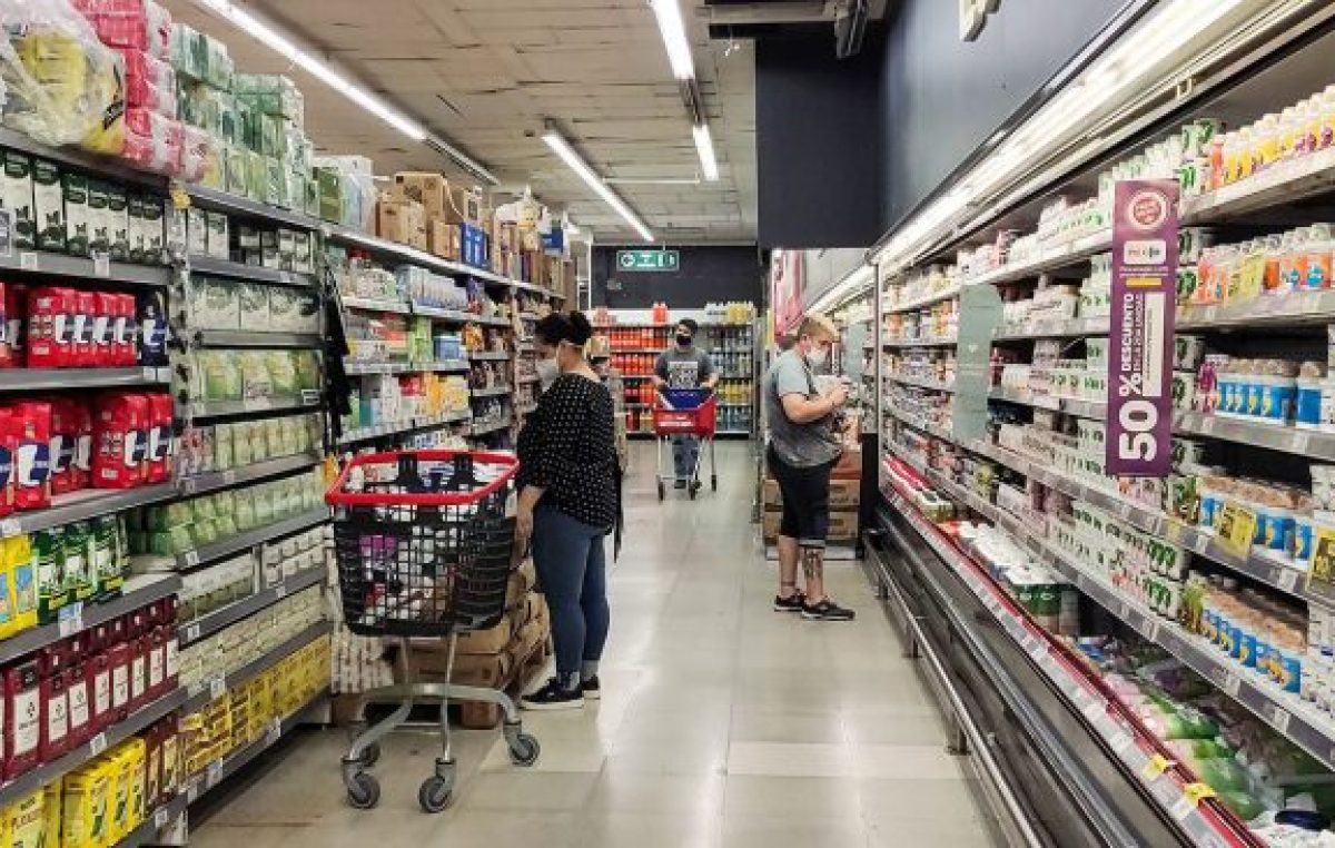 El Centro de Almaceneros indicó que la canasta alimentaria aumentó el 2.413% en la última década