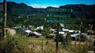 El gobernador de Chubut firmó convenios para construir viviendas en comunas rurales
