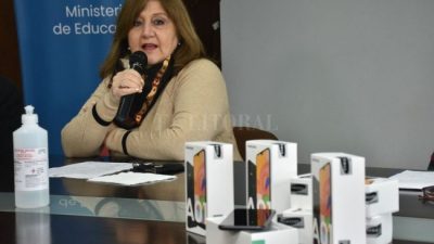 «Conectar con arraigo»: darán celulares y becas a estudiantes de zonas rurales santafesinas