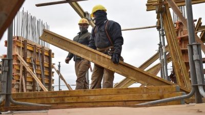 Más desocupación en Santa Fe y baja el desempleo en Rosario