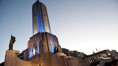 Ofrecen a las escuelas un video para hacer la promesa a la bandera en forma virtual