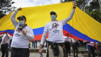 Otro día de marchas masivas y nueva defensa de Duque al accionar policial