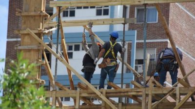 Neuquén recuperó 670 empleos de la construcción