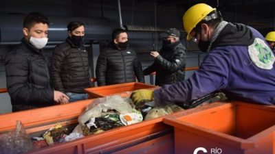 Juntos es más fácil: ardua labor en la Planta de Reciclaje de Río Gallegos