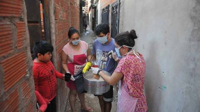 El 63% de los hogares de barrios populares de CABA están a cargo de mujeres