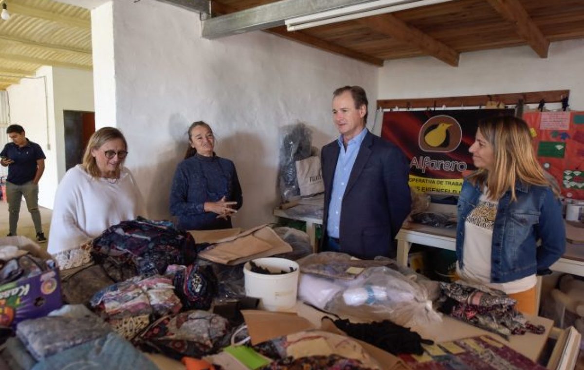 Continúa la articulación con los gobiernos locales entrerrianos para la distribución de frazadas producidas por cooperativas