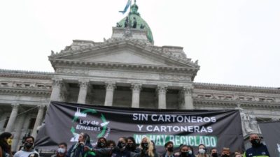 Concentración de cartoneros para impulsar la ley de gestión ambiental de envases