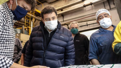 El desafío de convertir los planes en trabajo: Guzmán y Kulfas en un foro con movimientos sociales