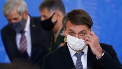 Derrotado en el Senado, Bolsonaro pidió «ganarle la guerra al cáncer» institucional