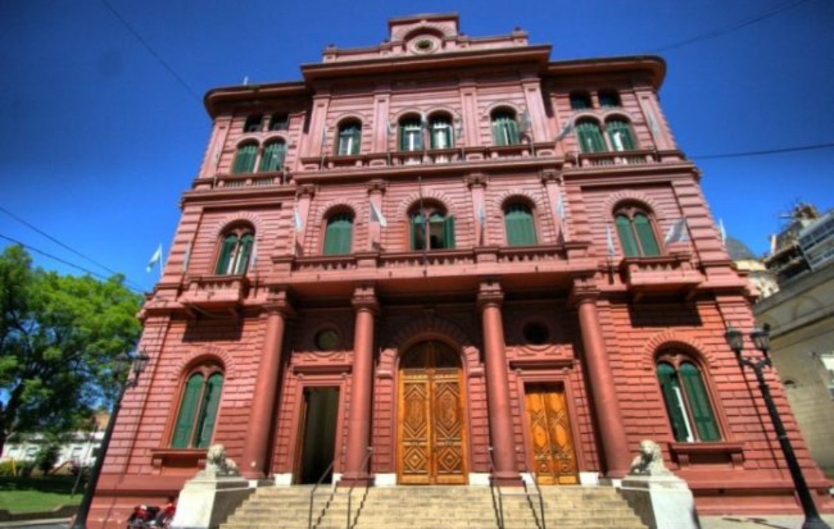 Afirmaron que hace años no se incorporan nuevos trabajadores al municipio de Rosario