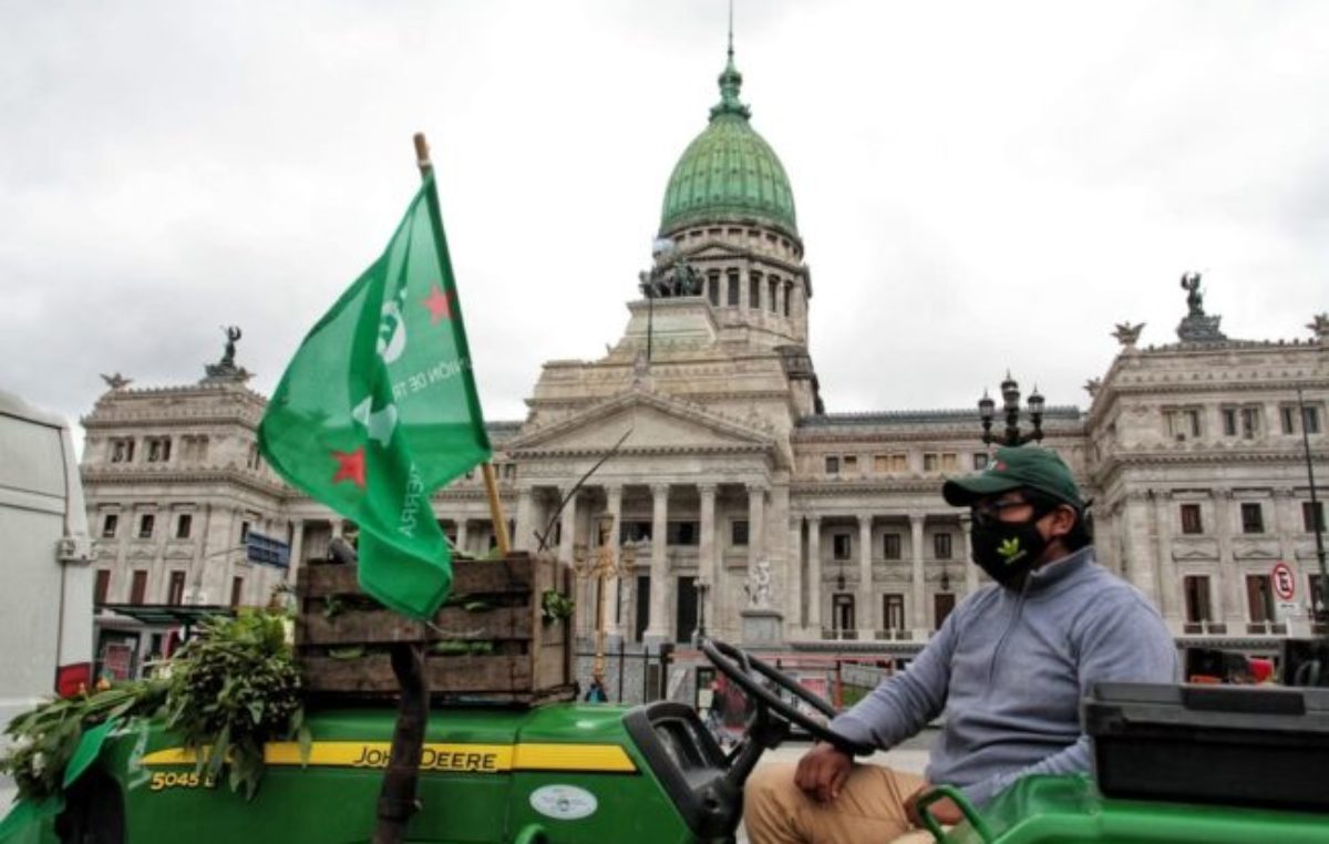 Empezó el acampe de los trabajadores de la tierra con un incidente con Larreta, una movilización y un «feriazo»