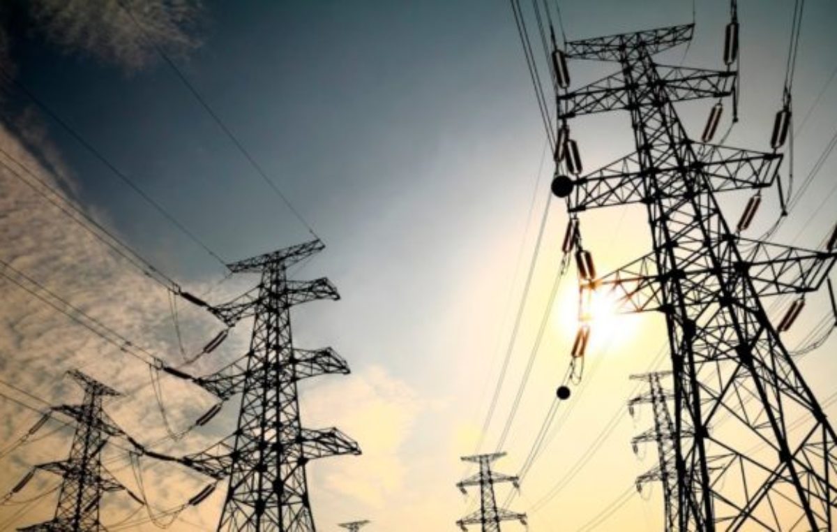 Economía declaró «lesivo» al acuerdo del macrismo con las distribuidoras eléctricas