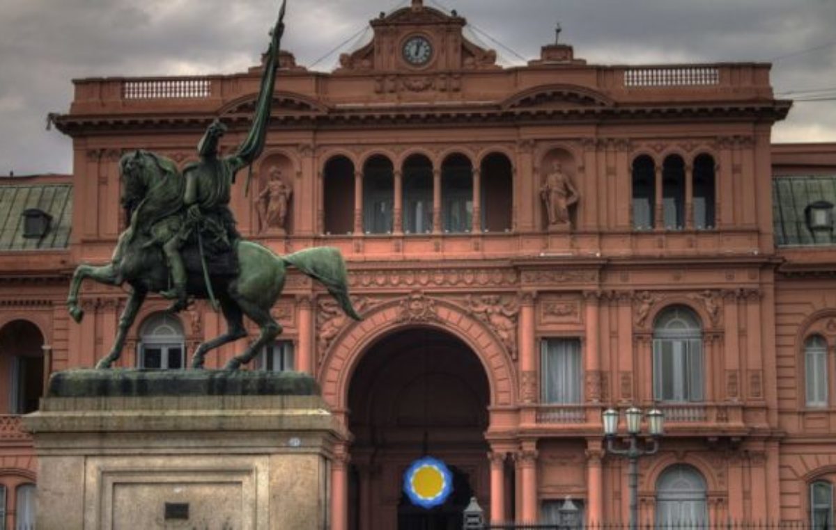 Quiénes son los funcionarios que pusieron sus renuncias a disposición del Presidente 