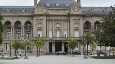 Cómo y cuánto aumentó la planta del Estado provincial santafesino en los últimos 40 años