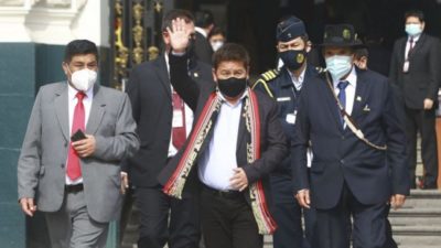 Renunció todo el gabinete en Perú y Castillo se prepara para juramentar al nuevo