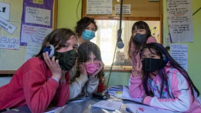 La voz de los estudiantes y su comunidad sale «al aire» en cientos de radios escolares del país