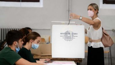 La centroizquierda triunfa en Milán, Nápoles y Bolonia y entra en el balotaje para Roma