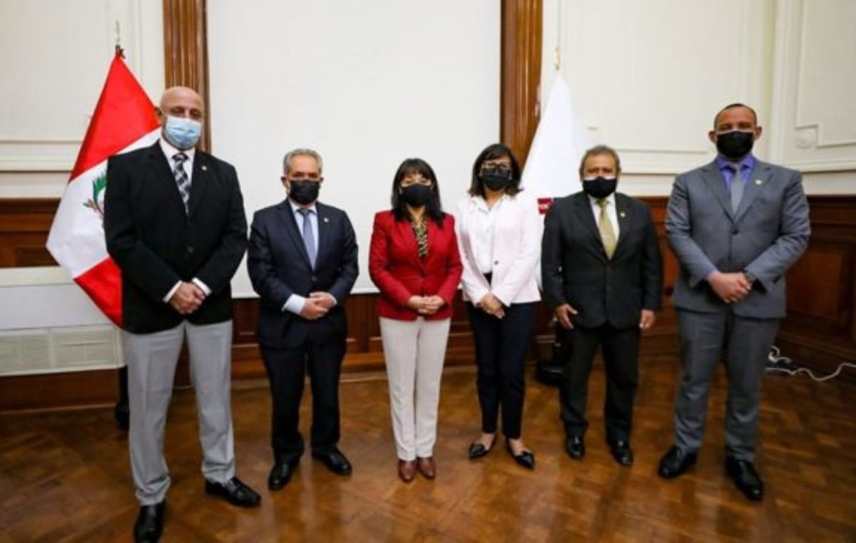 Perú: La primera ministra pidió al Congreso peruano la confianza para el nuevo gabinete