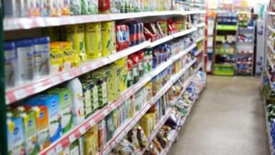 Representantes del sector minorista y de los productores alimenticios, a favor de frenar los precios