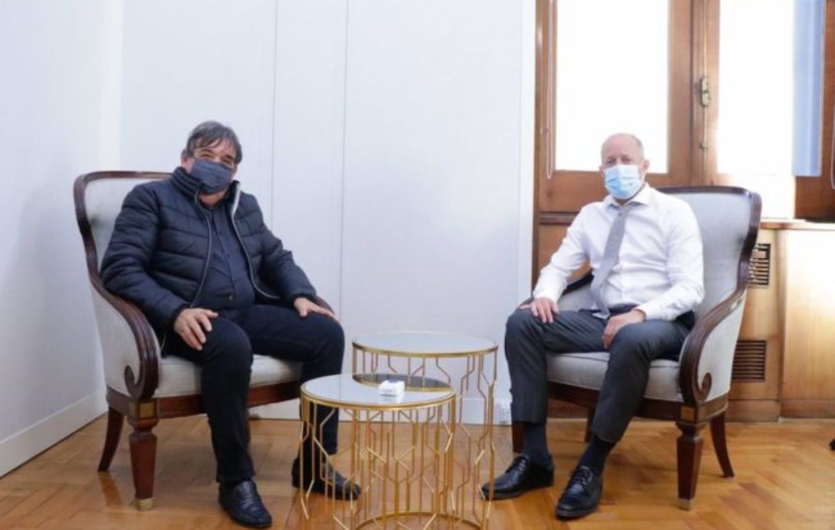 Martín Insaurralde firmó el apoyo de los gremios municipales