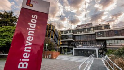 Municipales de Lanús marchan hacia la comuna para exigir aumento salarial del 12%