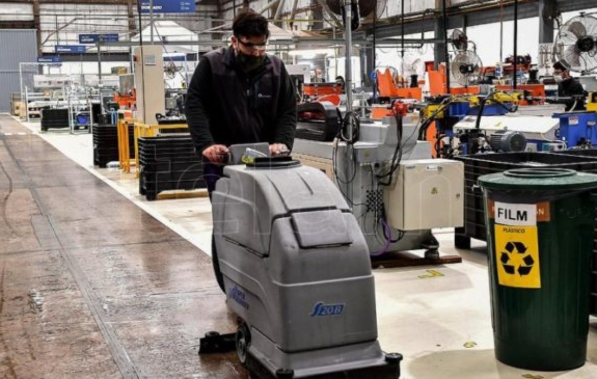 El empleo registrado aumentó en agosto un 2,8% interanual