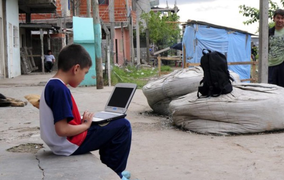 Conectividad: la Provincia lanzó una licitación para completar 134 barrios populares de Santa Fe y Rosario con wifi
