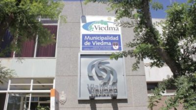 Viedma: municipales cierran el año con aumento y bono