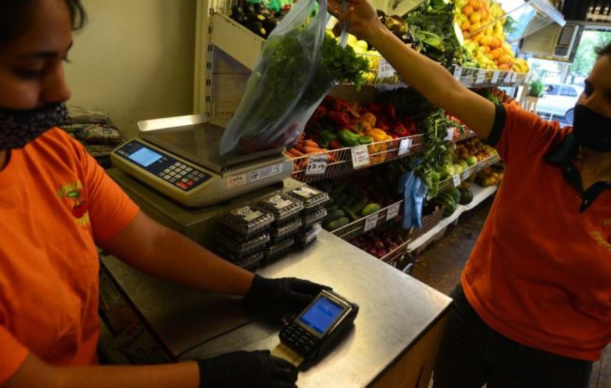 Las familias no llegan a fin de mes y se dispara la irregularidad en el pago de las tarjetas de crédito
