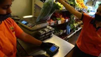 Las familias no llegan a fin de mes y se dispara la irregularidad en el pago de las tarjetas de crédito