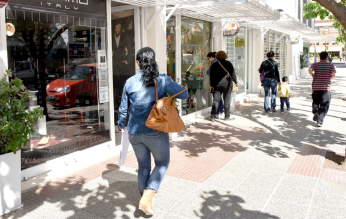 Bajó a la mitad la cantidad de locales cerrados en Neuquén
