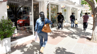 Bajó a la mitad la cantidad de locales cerrados en Neuquén
