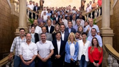Axel Kicillof, anfitrión de un asado peronista con mucha rosca